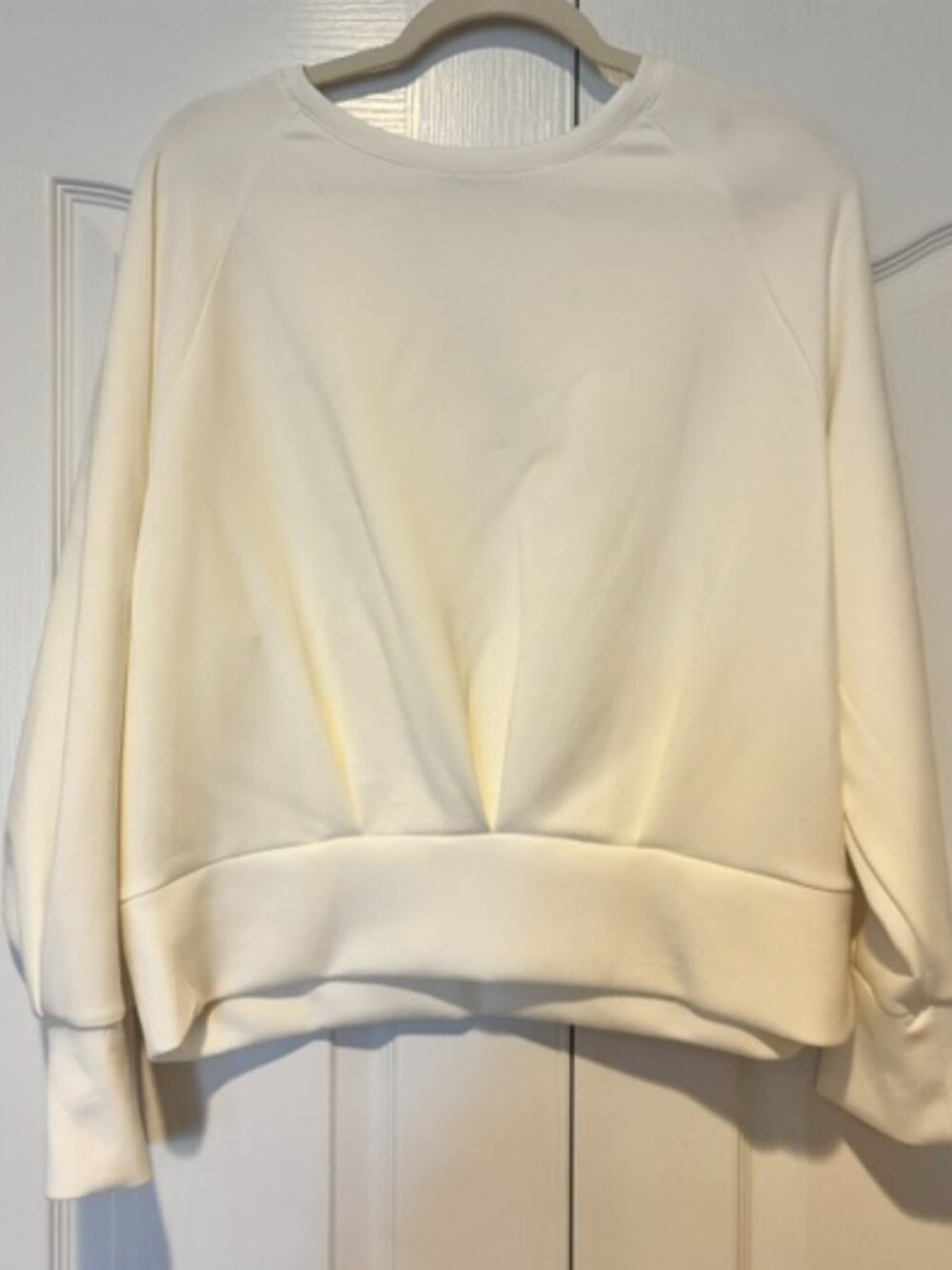T Tahari Women's Off-White Long Sleeve Crew Neck